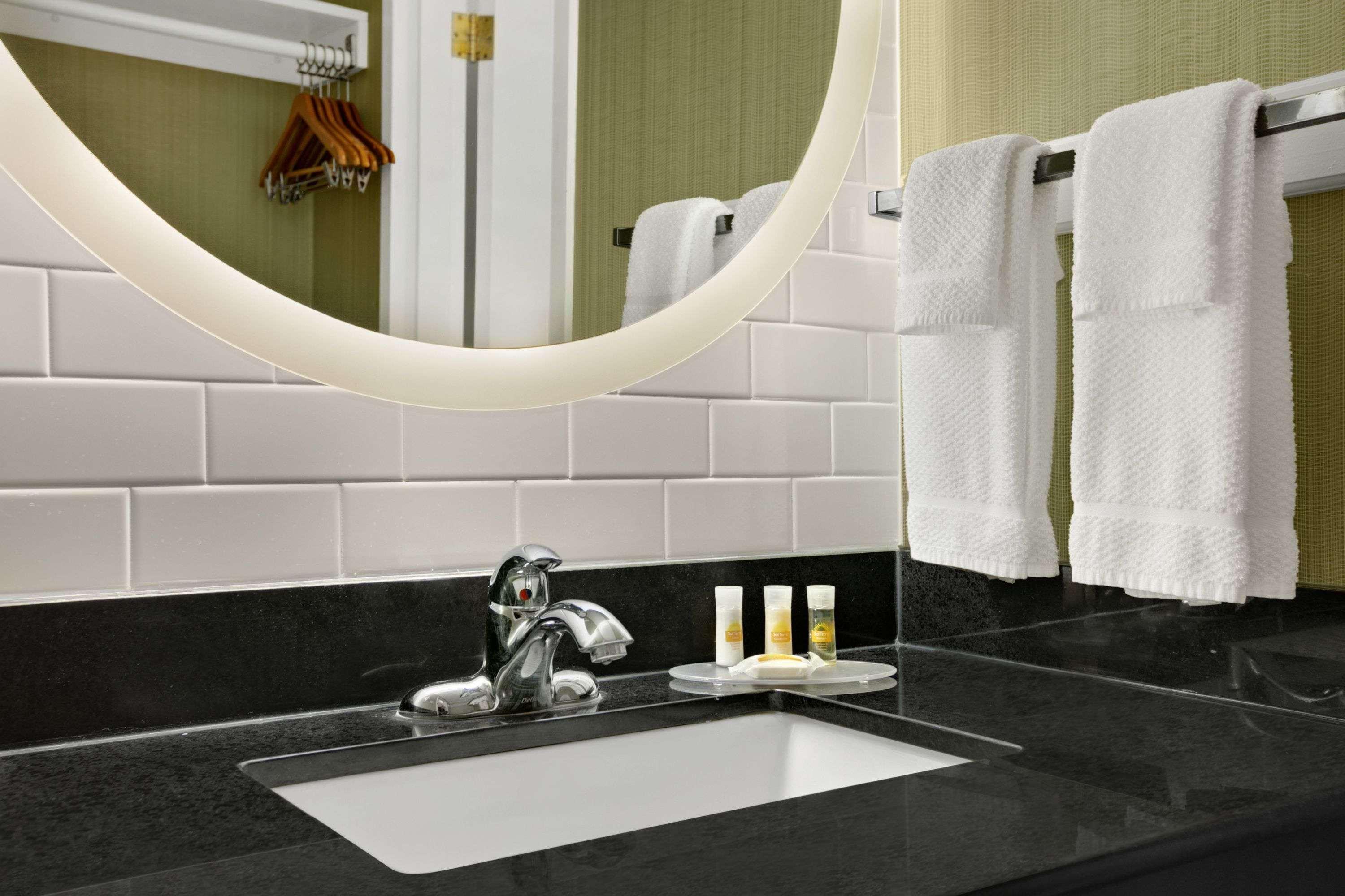 Days Inn By Wyndham Penn State State College Bagian luar foto