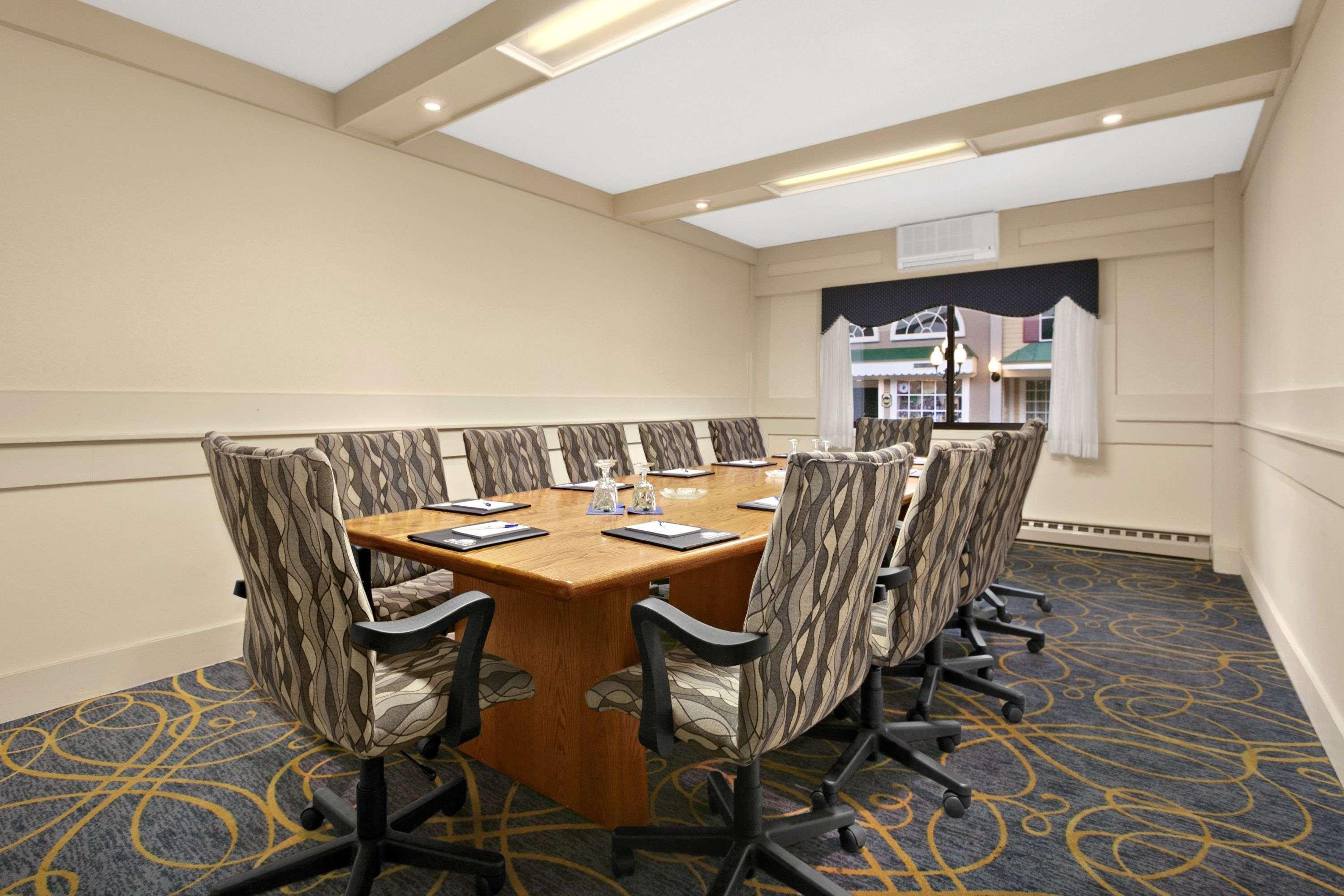 Days Inn By Wyndham Penn State State College Bagian luar foto