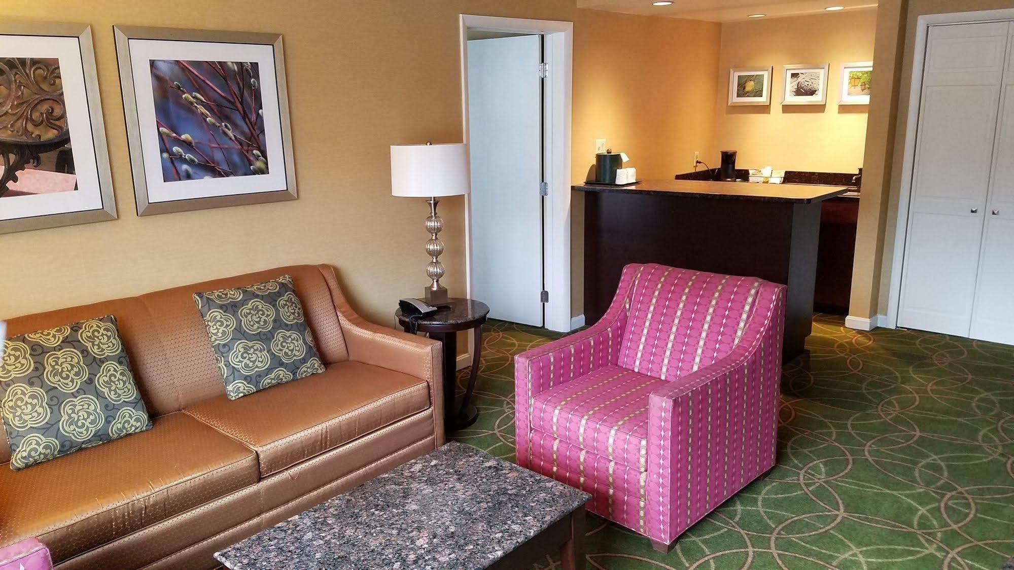 Days Inn By Wyndham Penn State State College Bagian luar foto