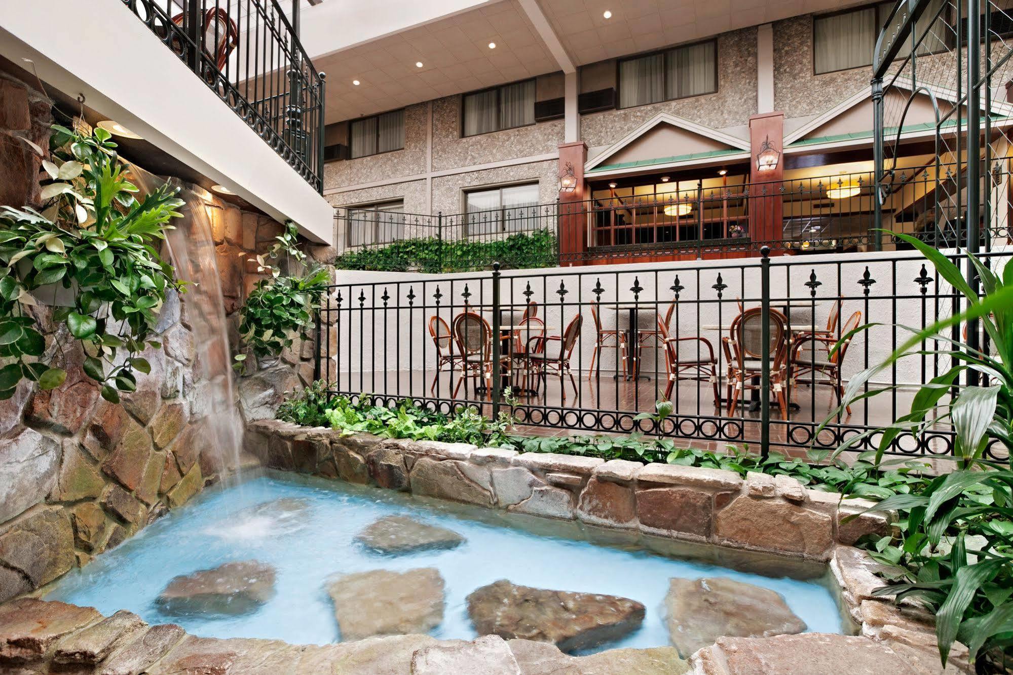 Days Inn By Wyndham Penn State State College Bagian luar foto